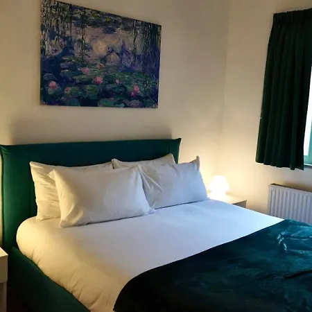 Emerald - In The Heart Of Trastevere דירה רומא