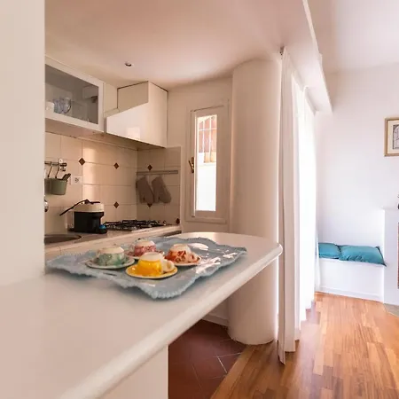 Emerald - In The Heart Of Trastevere Lägenhet Rom