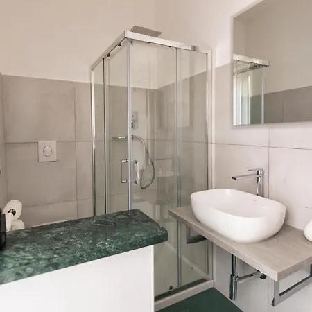 Emerald - In The Heart Of Trastevere *